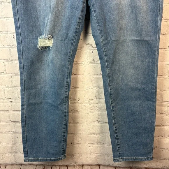 BloomChic Light Wash Stretchy High Rise Skinny Ankle Jeans Plus Size 16 - Picture 4 of 5